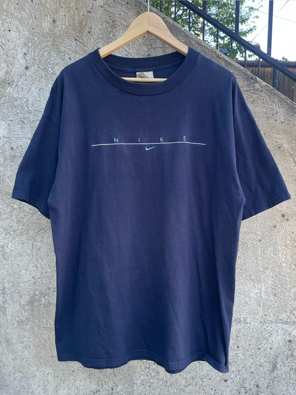 Y2k navy blue Nike spellout center swoosh logo t shirt XL